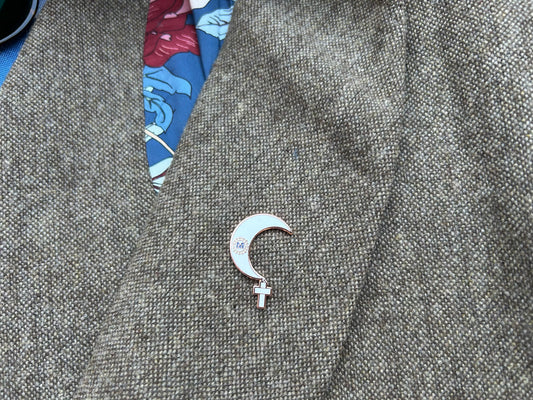 Marmaduke Flag Lapel Pin