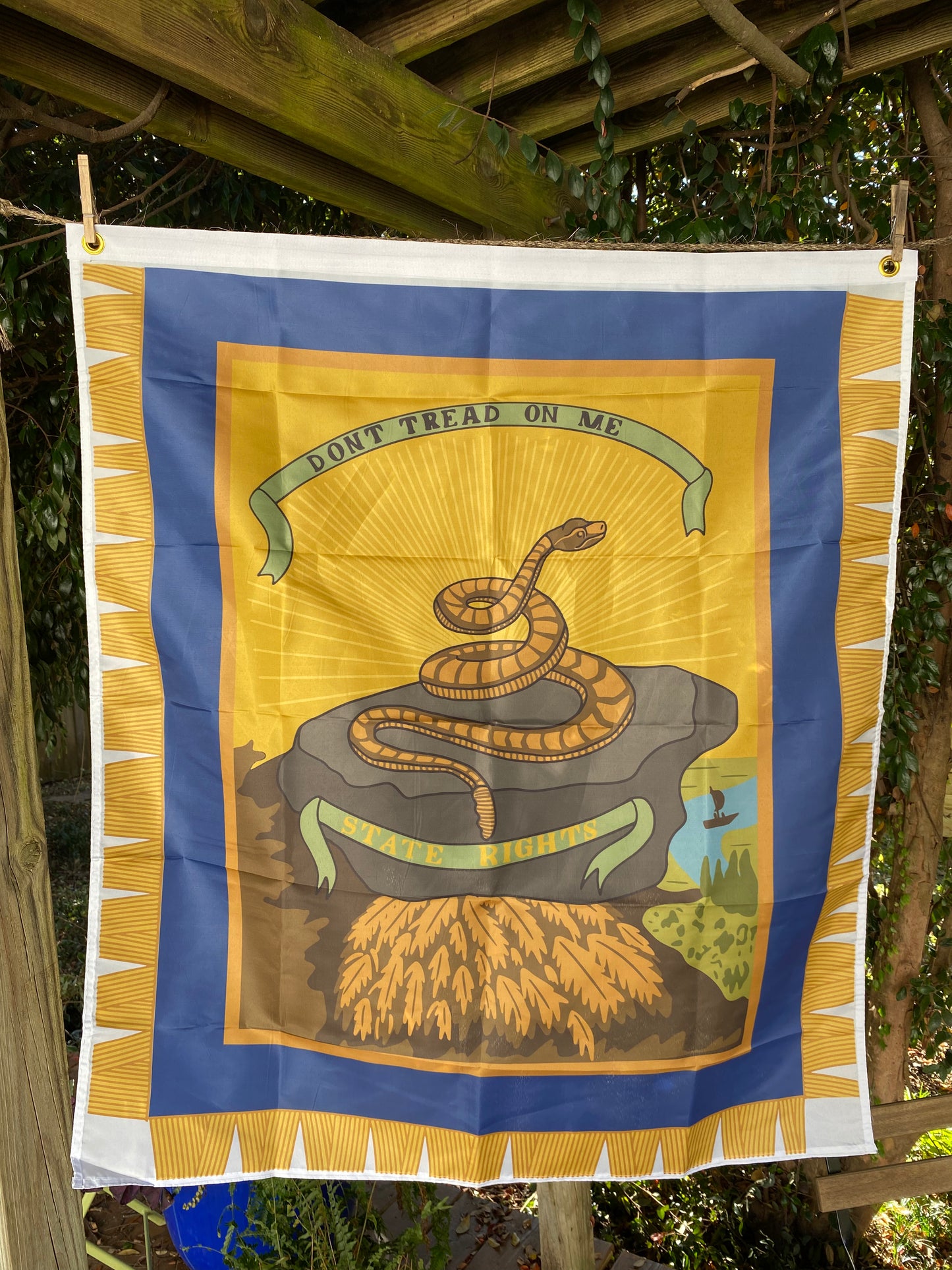 "State Rights - Don't Tread on Me" Georgia Secession House Flag
