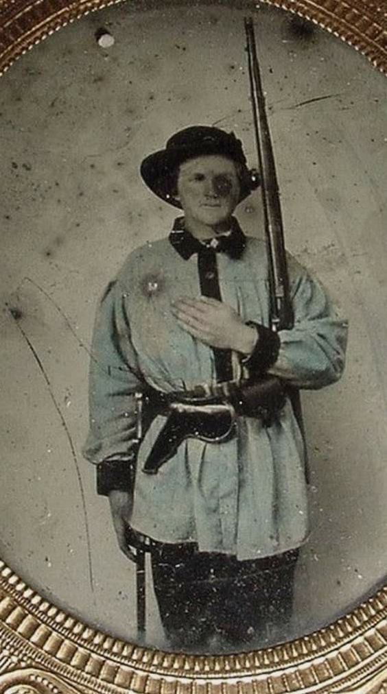 Trimmed Pleated Overshirt