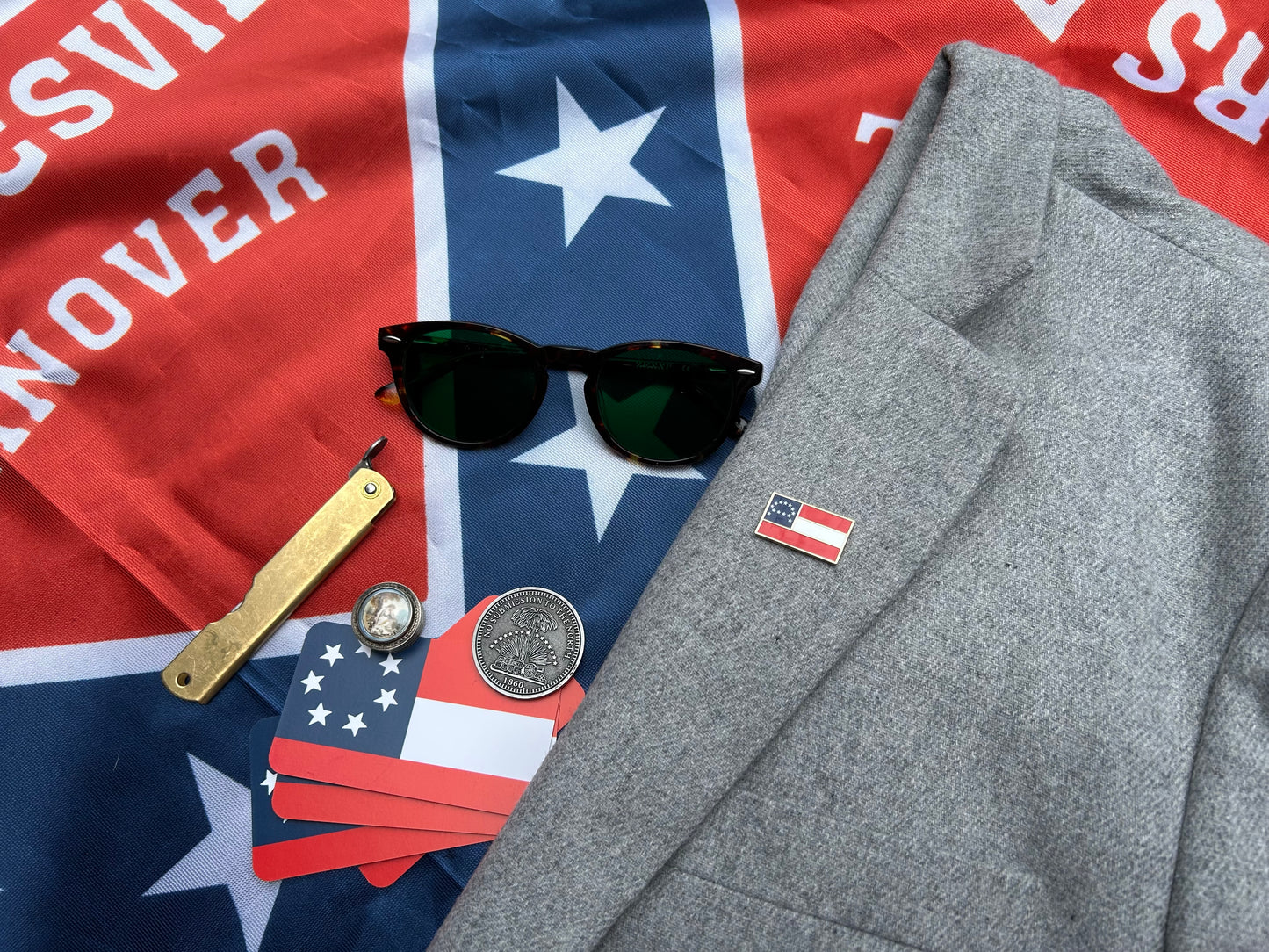 General Robert E. Lee Headquarters Flag Lapel Pin