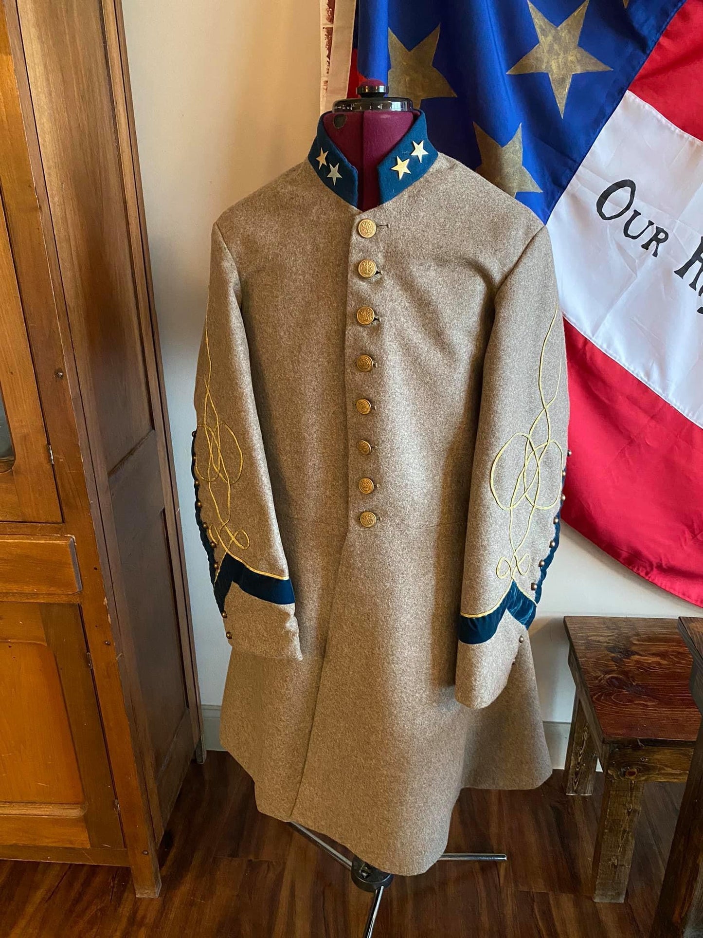 Confederate Single Breasted Officer Frock Coat - French Vented Cuffs - Full Trim